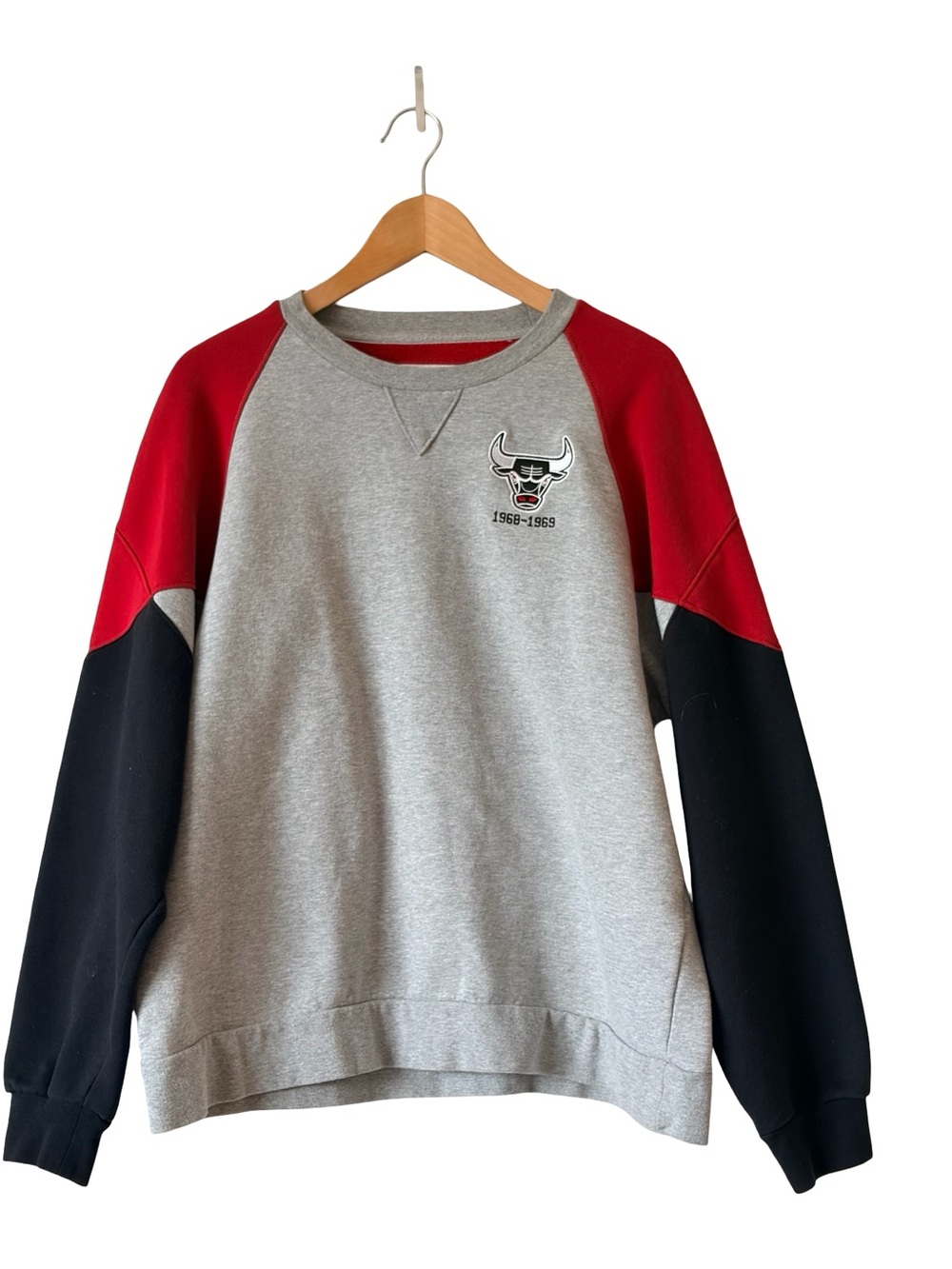 Mitchell & Ness Chicago Bulls Grey, Red & Black Crewneck